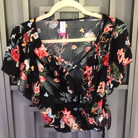 NWT No Boundaries Floral cropped top ruffle￼ M - Picture 1 of 6